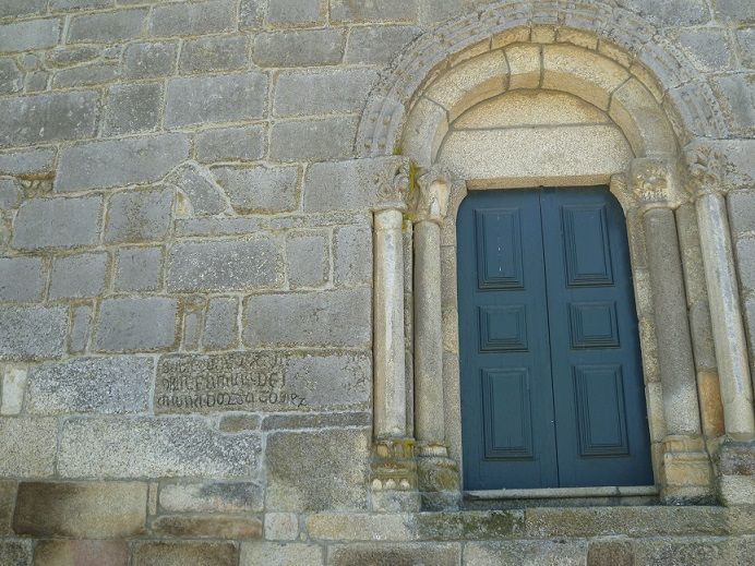 Igreja Matriz de Santa Maria de Veade - porta