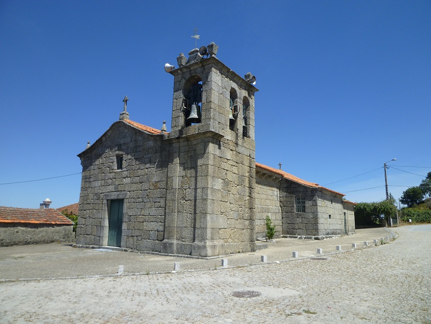 Igreja de Candoso S. Martinho Igreja de Candoso S. Martinho, vista frontal