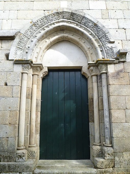 Igreja matriz de Fontarcada - porta