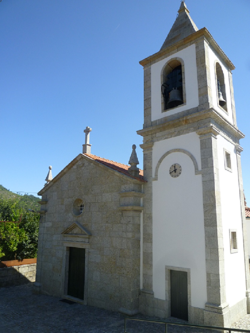 Igreja Matriz de Rio Caldo - Fachada e Torre