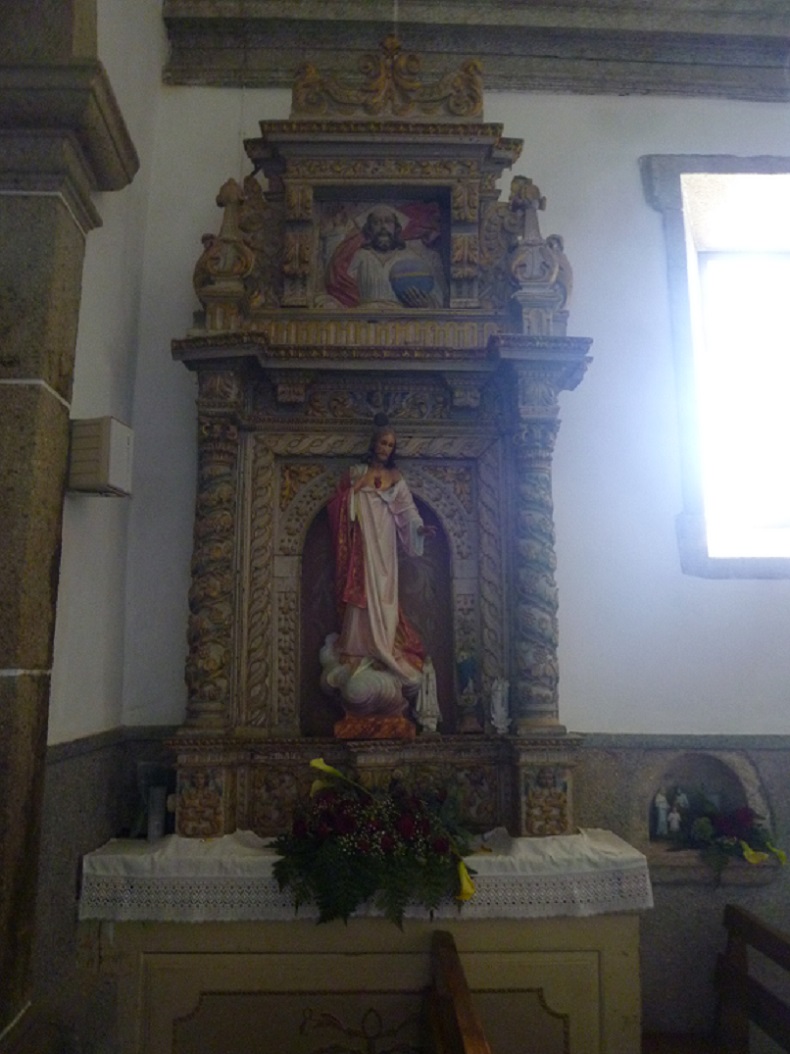 Igreja Matriz de Pedregais - Altar direito