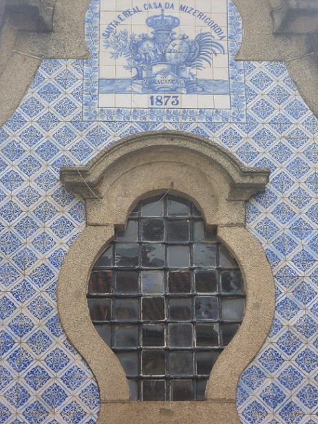 Igreja de Santa Casa da Misericórdia - frontão