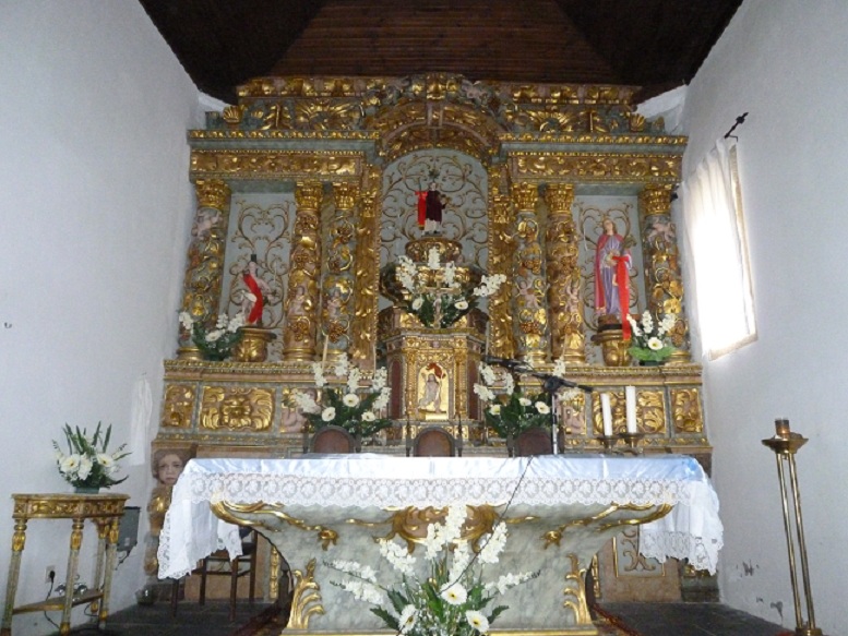 Igreja Matriz da Aldeia das Veigas - altar-mor