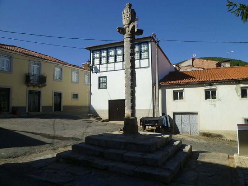 Pelourinho de Chacim Pelourinho de Chacim