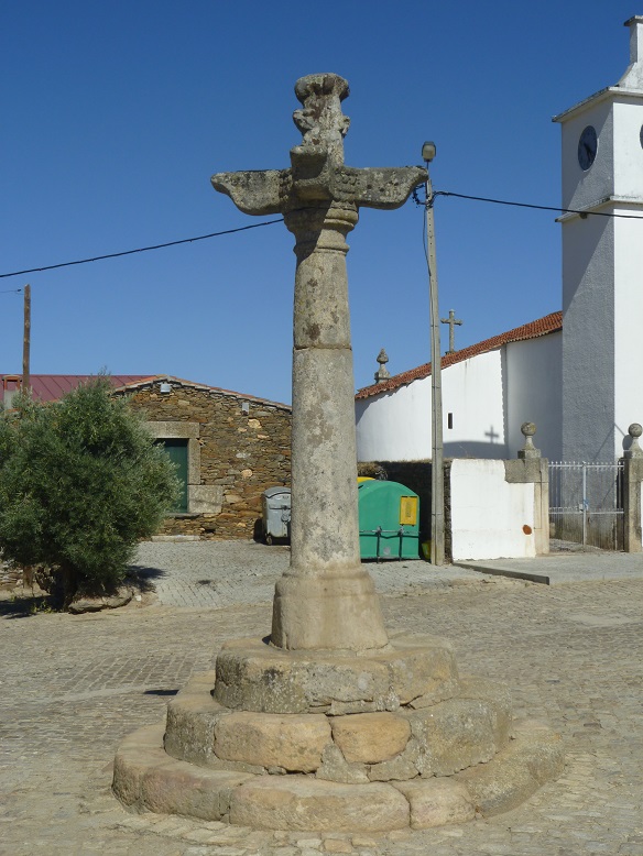 Pelourinho de Lamas de Orelhão