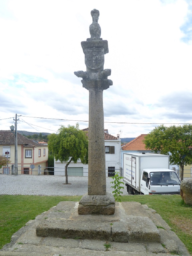 Pelourinho de Torre de Dona Chama