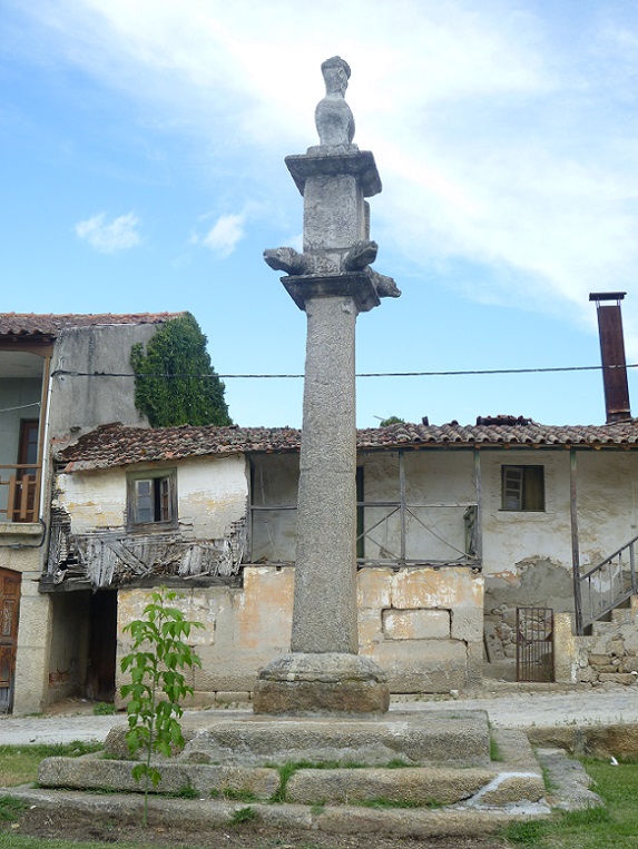 Pelourinho de Torre de Dona Chama