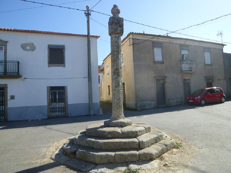 Pelourinho de Castro Vicente Pelourinho de Castro Vicente