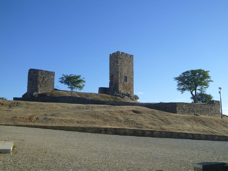 Castelo de Mogadouro