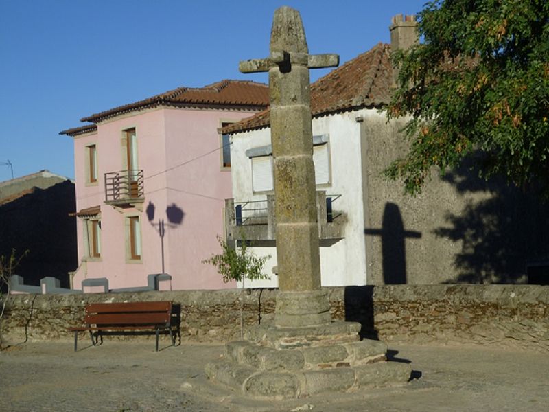 Pelourinho de Mogadouro