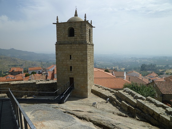 Torre Sineira, uma das partes que resta do Castelo