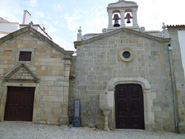 Dta-Capela da Misericórdia, Esq-Capela de S.Miguel