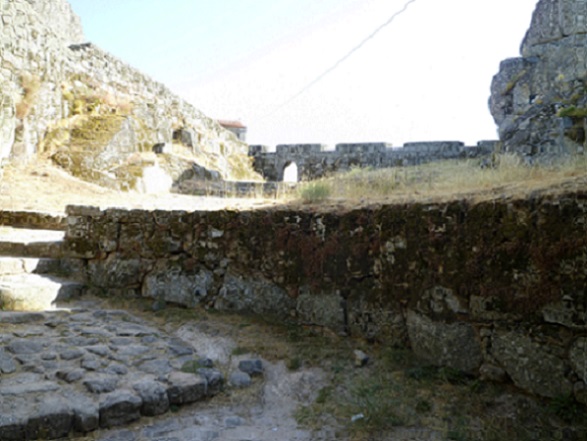 Castelo de Monsanto, interior