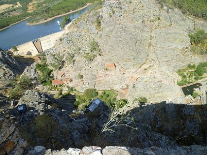 Barragem vista do castelo