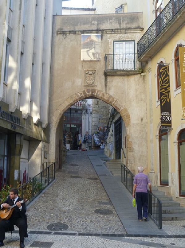 Torre e Arco de Almedina