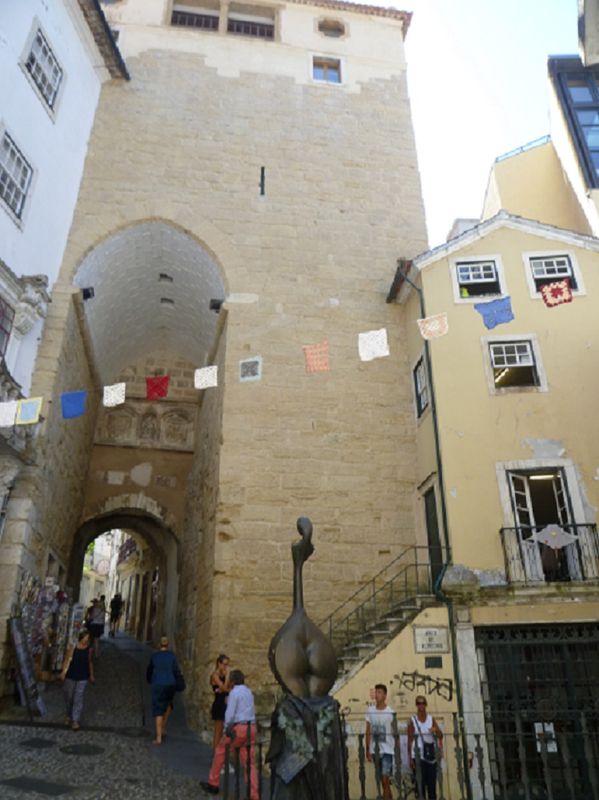 Torre e Arco de Almedina