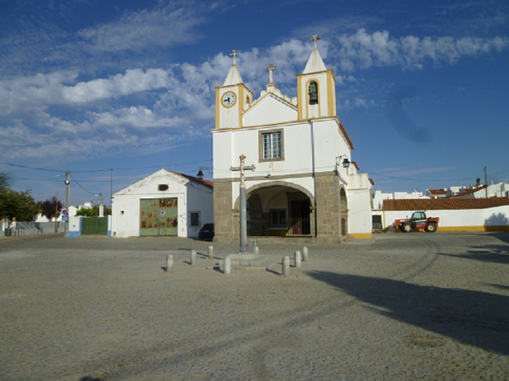 Igreja Matriz de São Manços