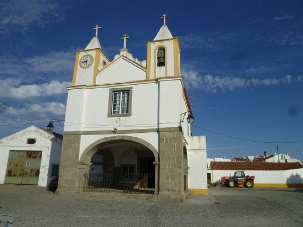 Igreja Matriz de São Manços