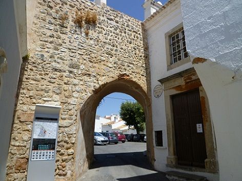 Castelo - porta da muralha