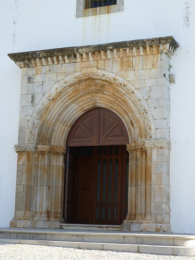 Portal Gótico da Igreja