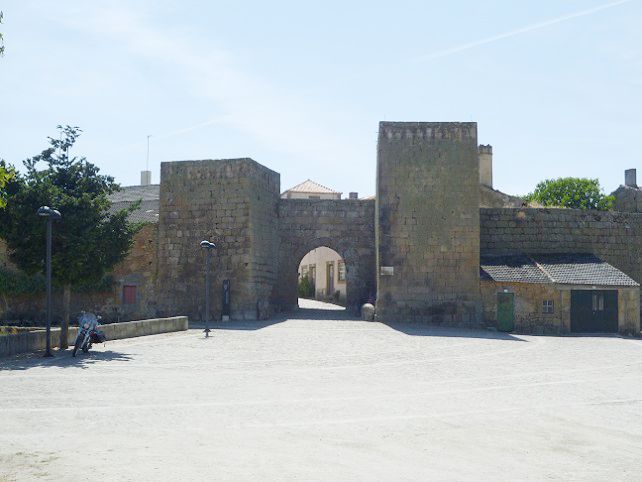 Entrada na aldeia Entrada na aldeia