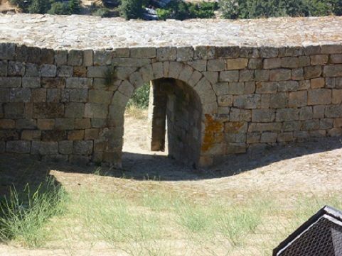 Castelo de Pinhel - porta de Alcavar