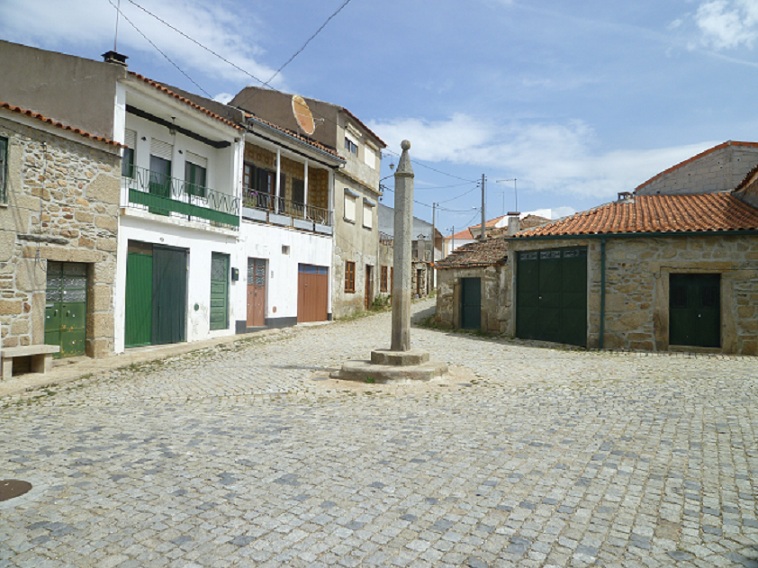 Pelourinho de Touça