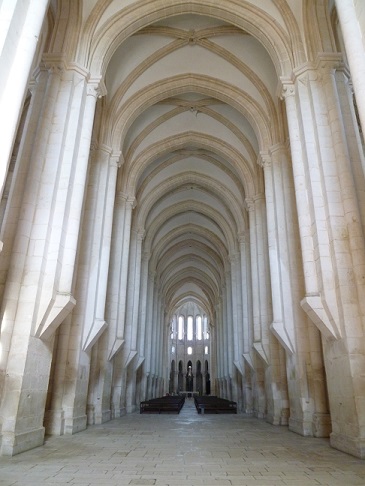 Mosteiro de Alcobaça - nave Mosteiro de Alcobaça - nave