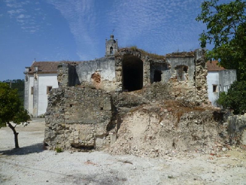 Mosteiro de Santa Maria de Cós - ruínas