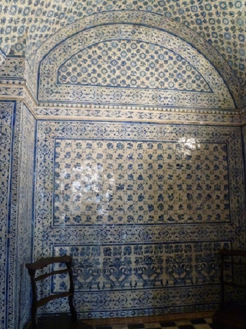 Santuário da Nossa Senhora da Nazaré - paredes e teto de azulejos