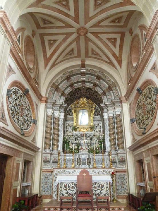 Igreja de Nossa Senhora da Conceição - altar-mor Igreja de Nossa Senhora da Conceição - altar-mor