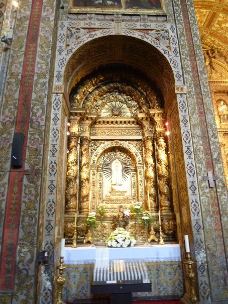 Igreja de São João Evangelista - altar