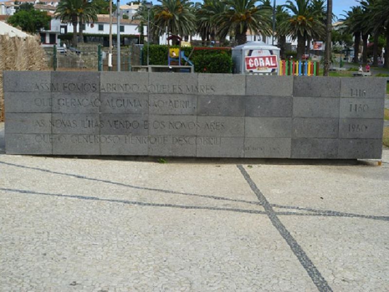 Memorial com um poema de Camões