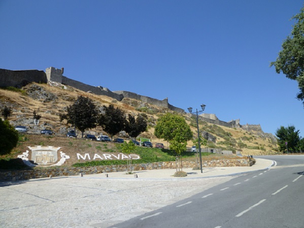 Muralhas e castelo Muralhas e castelo