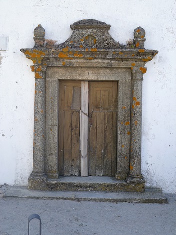 Igreja de São Tiago, porta lateral