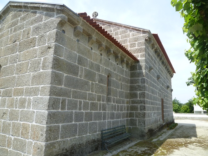 Igreja de Santa Maria de Jazente - Lateral norte