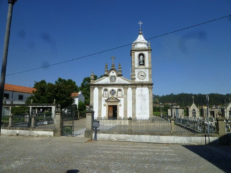 Igreja Matriz do Sobrado, fachada e adro