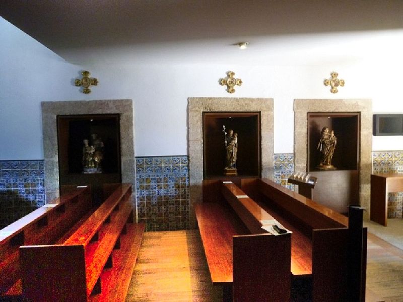 Igreja Matriz do Sobrado, nichos à direita