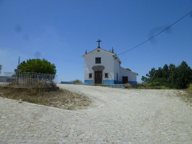 Capela de Nossa Senhora dos Chãos