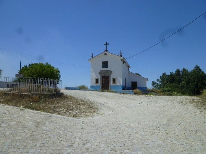 Capela de Nossa Senhora dos Chãos