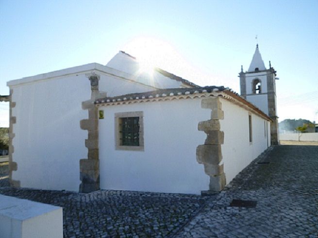 Igreja Matriz de Louriceira - traseira direita