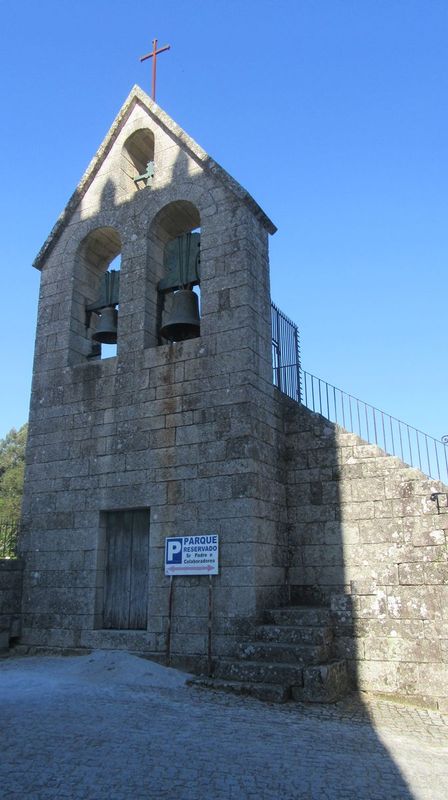 Mosteiro - torre sineira