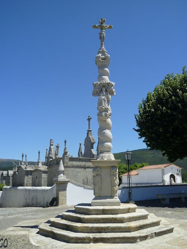 Cruzeiro de Venade