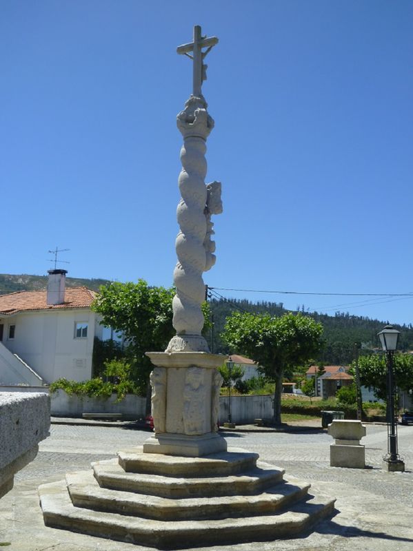 Cruzeiro de Venade - Visitar Portugal