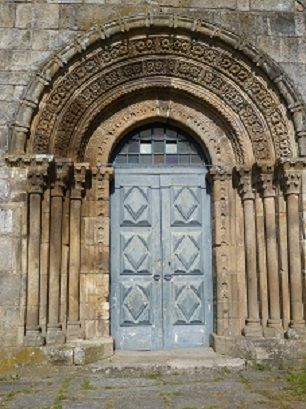 Convento de Paderne - Porta principal Convento de Paderne - Porta principal