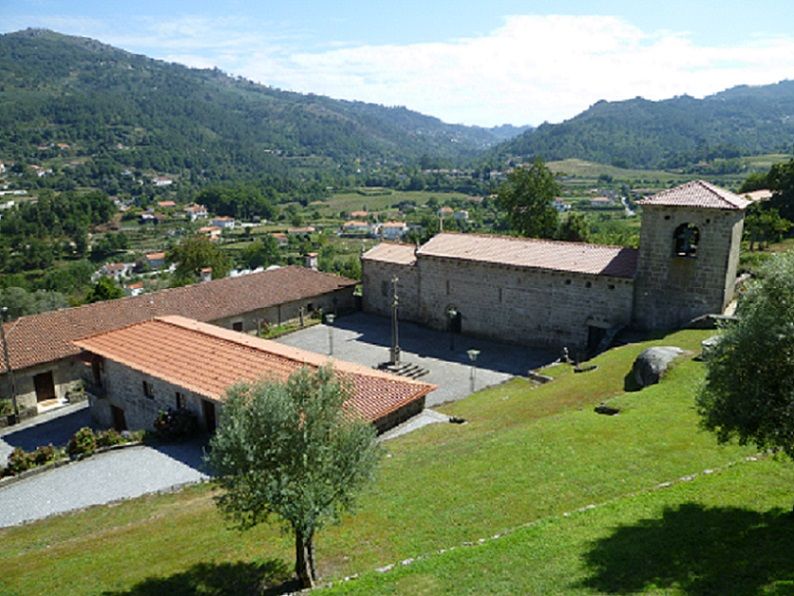 Igreja de São Martinho de Crasto Igreja de São Martinho de Crasto