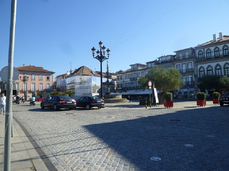 Largo de Camões