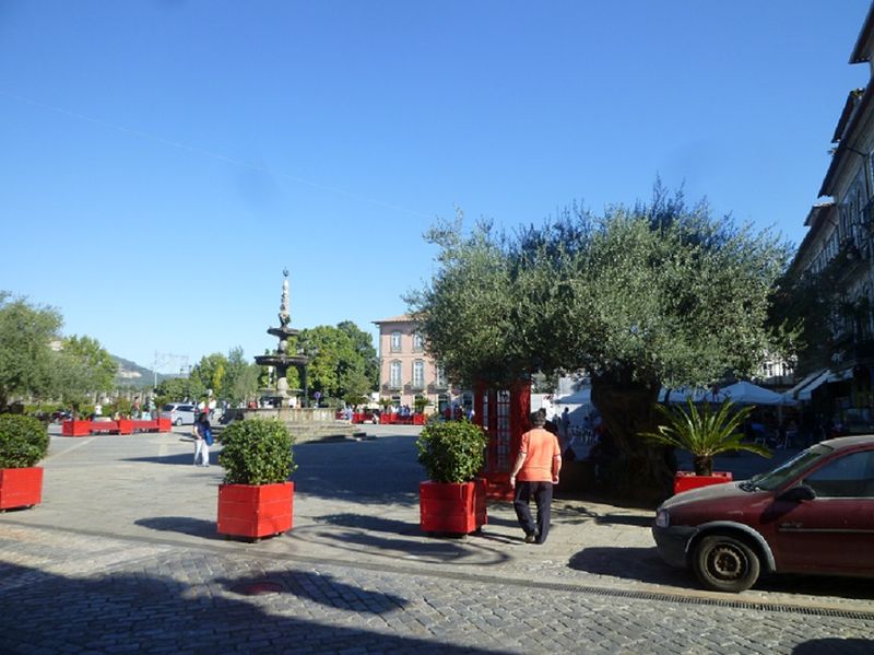 Largo de Camões