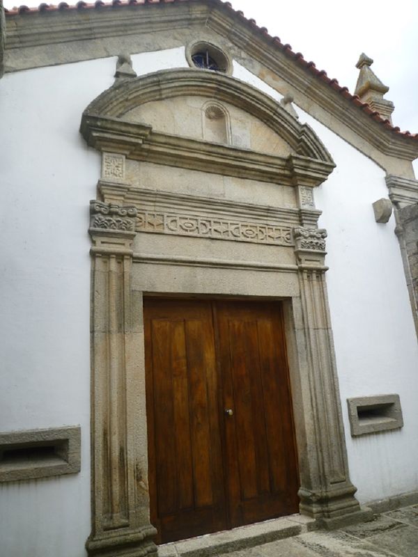 Igreja Matriz de Sapiãos - Portal principal