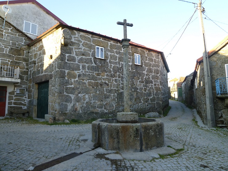 Cruzeiro de Sezelhe